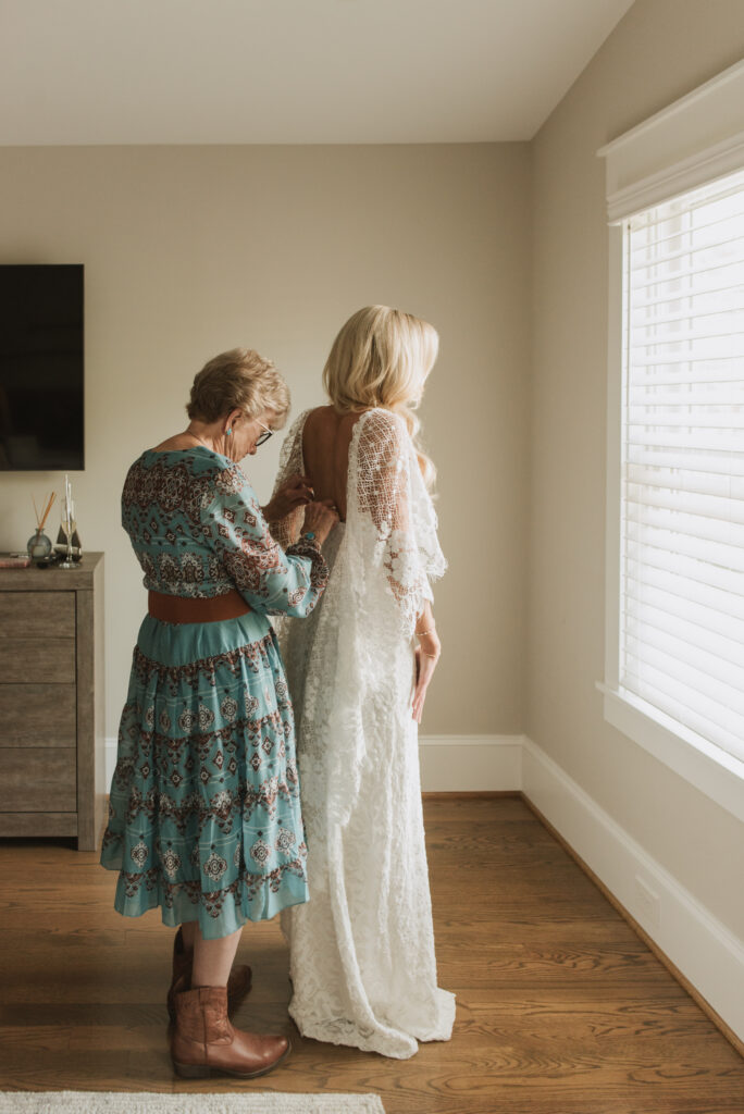 elegant country bride and family getting ready at an Annapolis, Maryland family farm wedding