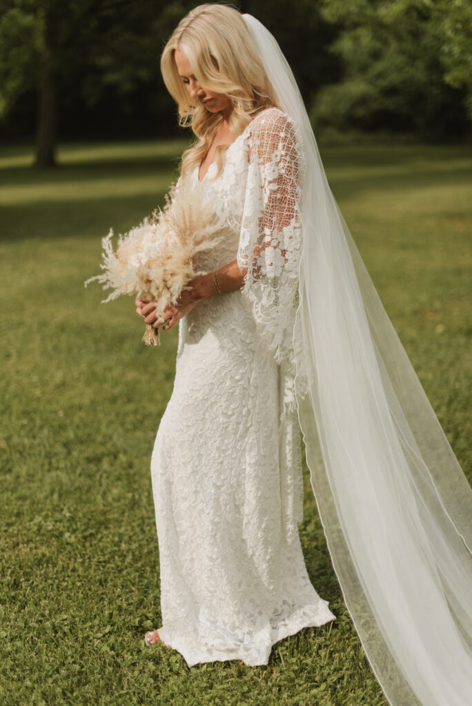 elegant country bride with a pampas bouquet at an Annapolis, Maryland family farm wedding