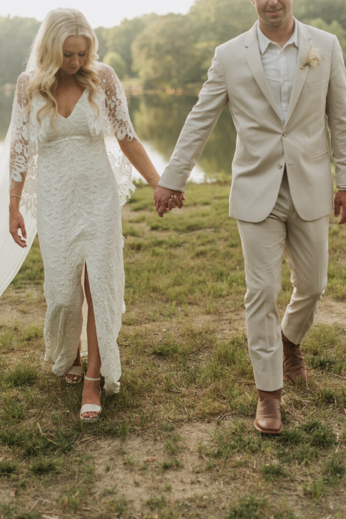 elegant country bride with a pampas bouquet at an Annapolis, Maryland family farm wedding